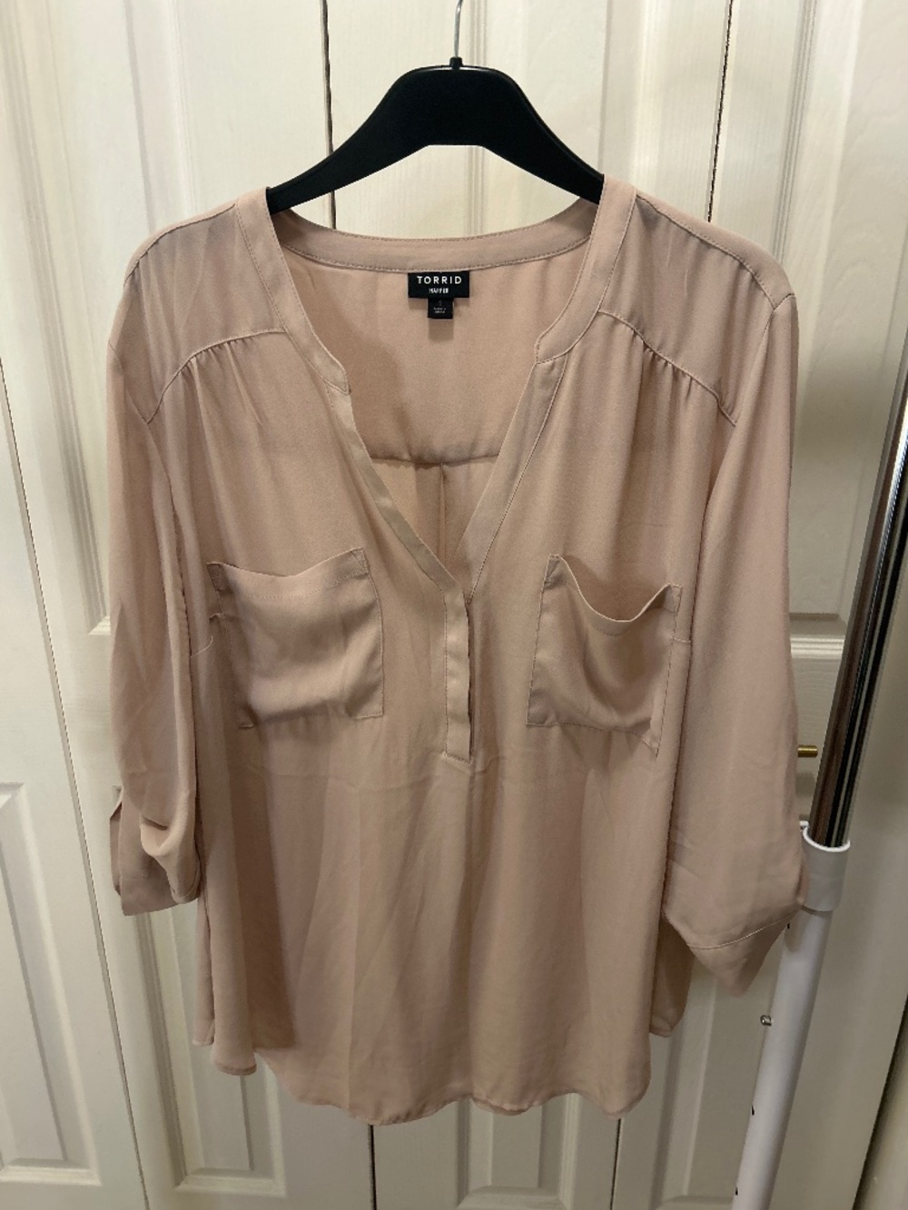 Torrid Harper Long Sleeve 2 Pocket Pullover Blouse Tan Size 1